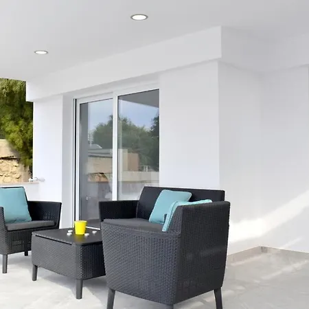 2 Bedroom Apartment, Semeli Complex- By Noma Stays Cyprus