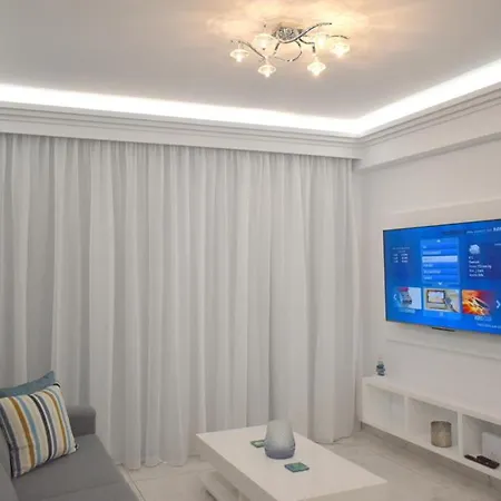 2 Bedroom Apartment, Semeli Complex- By Noma Stays Cyprus Apartment *