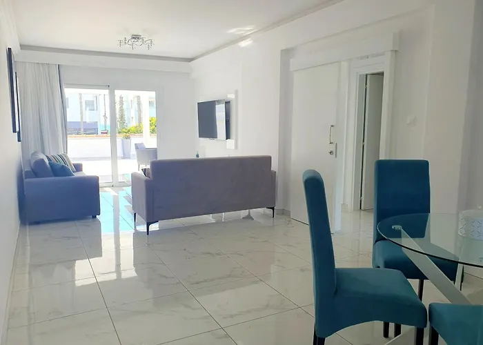 2 Bedroom Apartment, Semeli Complex- By Imh Travel & Tours アパート