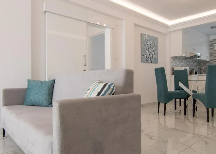 2 Bedroom Apartment, Semeli Complex- By Imh Travel & Tours パ フォス