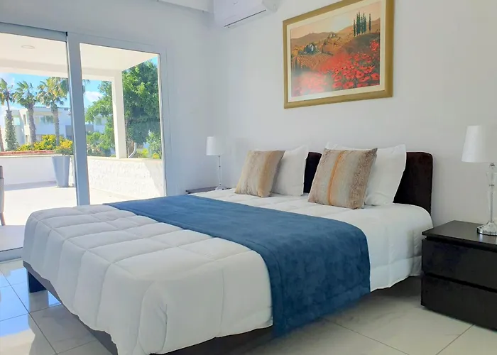 2 Bedroom Apartment, Semeli Complex- By Imh Travel & Tours アパート