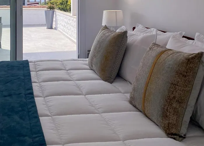 2 Bedroom Apartment, Semeli Complex- By Imh Travel & Tours * Paphos