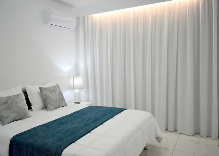 アパート 2 Bedroom Apartment, Semeli Complex- By Imh Travel & Tours パ フォス