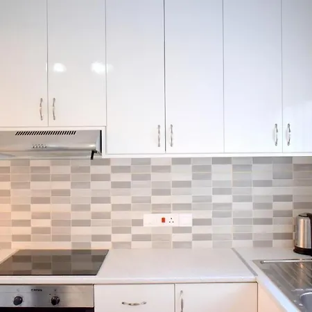 2 Bedroom Apartment, Semeli Complex- By Imh Travel & Tours Apartament Pafos